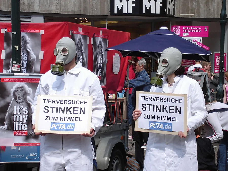 2011_02_tierversuche-demo-covance-2006-2