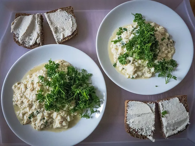 Herzhaftes Rührtofu