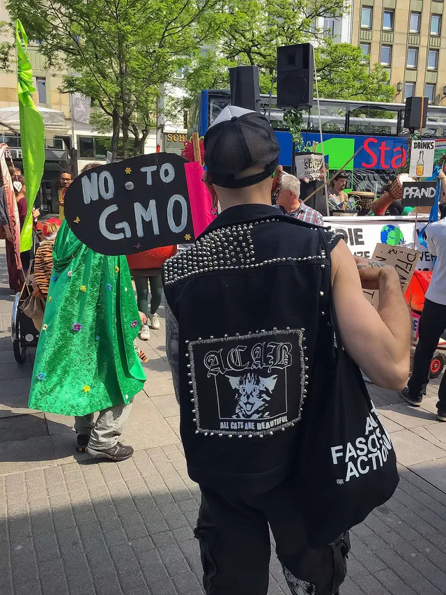 `Monsanto`