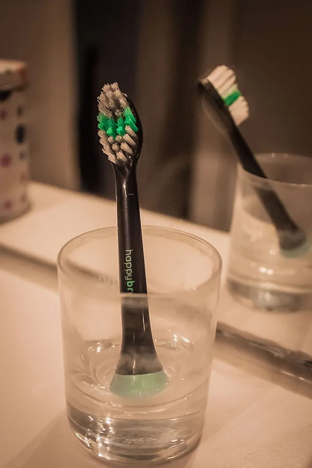 `happybrush`