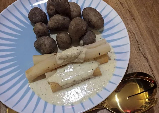 Schwarzwurzel mit Kanarischen Kartoffeln