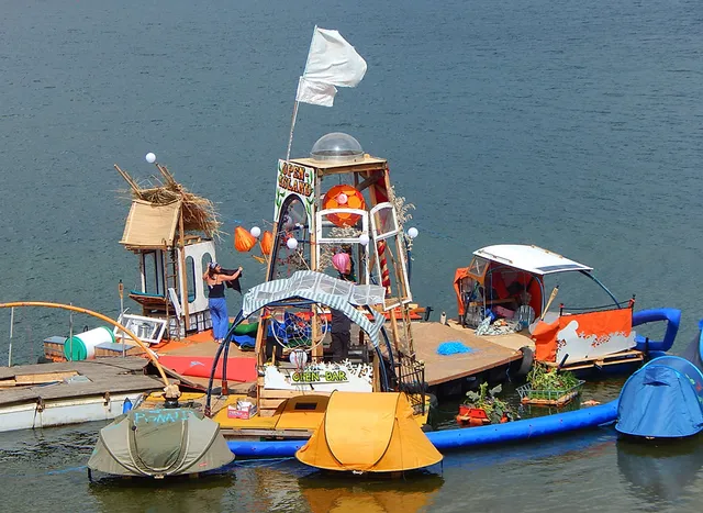 `Open Island`