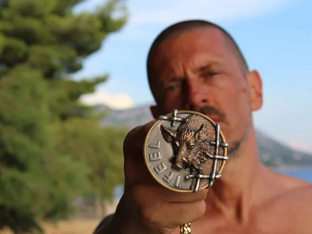 IFEEL – "Love My Vegan Life"