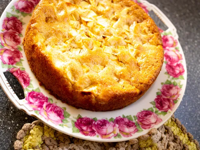 Veganer Apfel-Nusskuchen